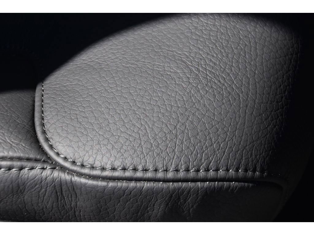 Certified 2025 Volvo XC60 B5 Plus w/ Protection Package Premier image 34