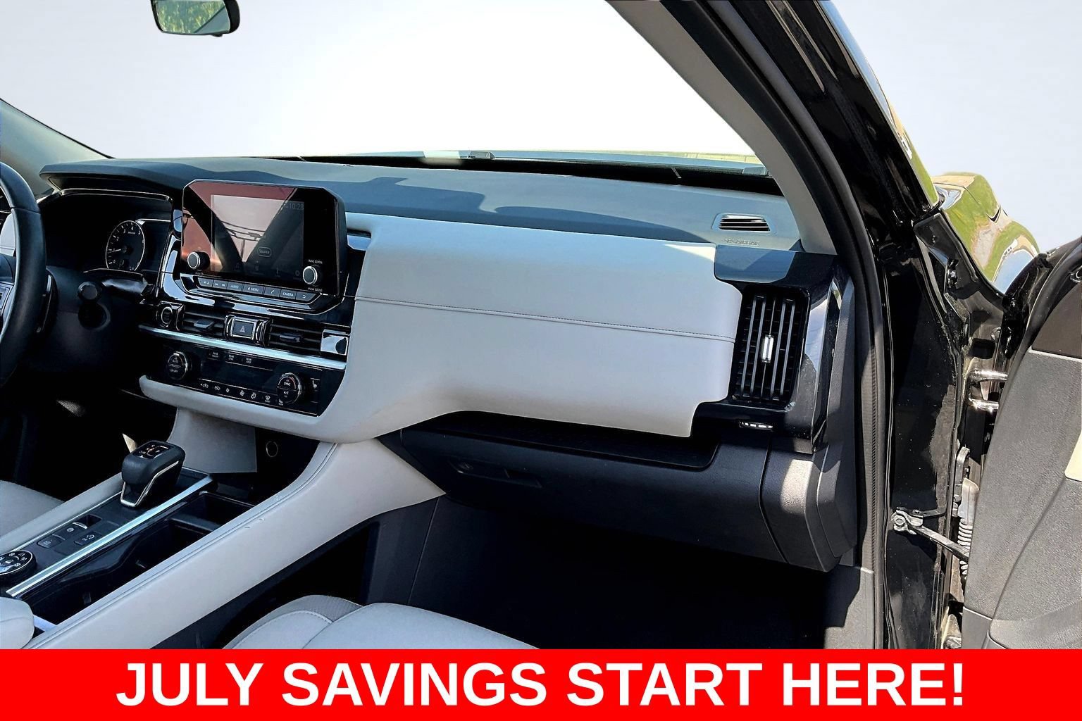 Used 2024 Nissan Pathfinder SV AWD/4WD image 35
