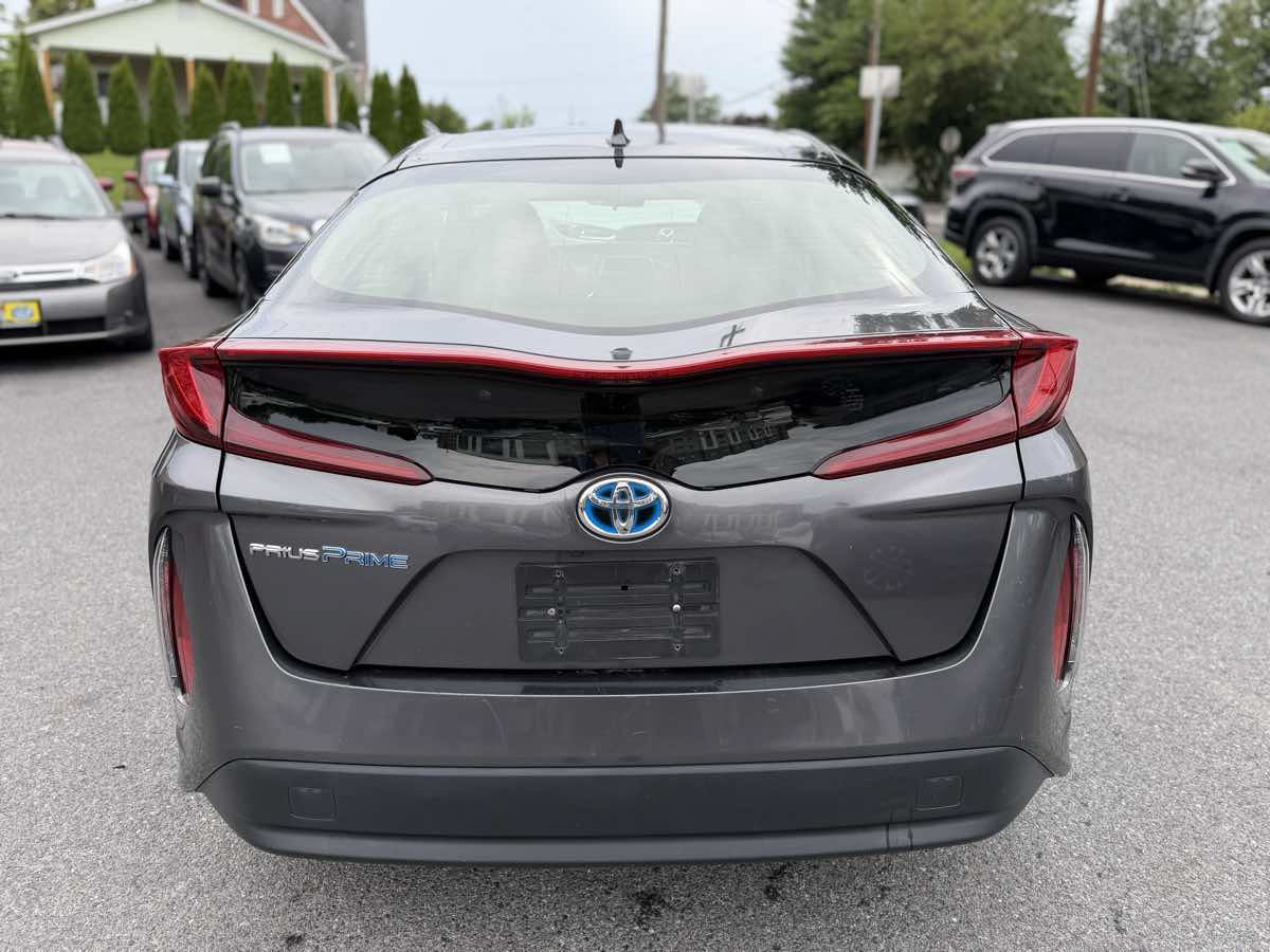 Used 2017 Toyota Prius Prime Premium FWD image 6