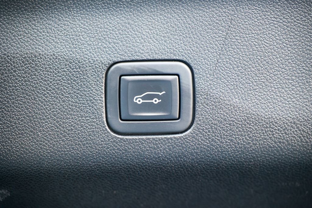 Used 2024 GMC Yukon XL Denali w/ Advanced Technology Package image 68