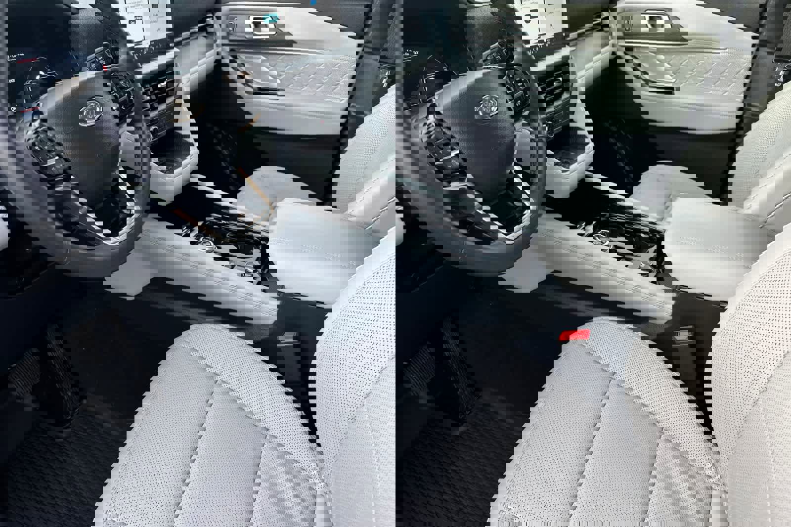 Certified 2025 Ford Explorer Platinum w/ Ultimate Package image 11