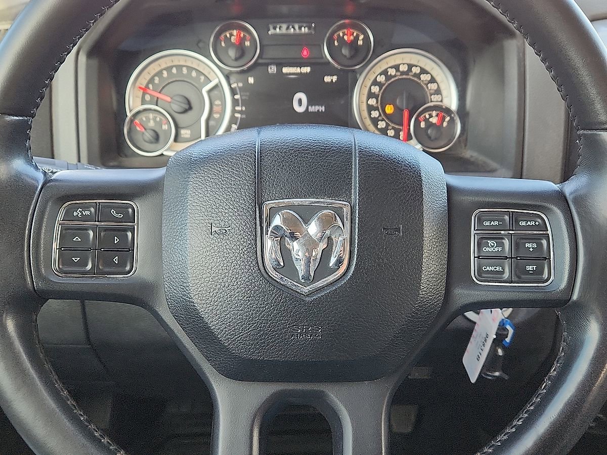 Used 2019 RAM 1500 Classic SLT w/ Luxury Group image 11