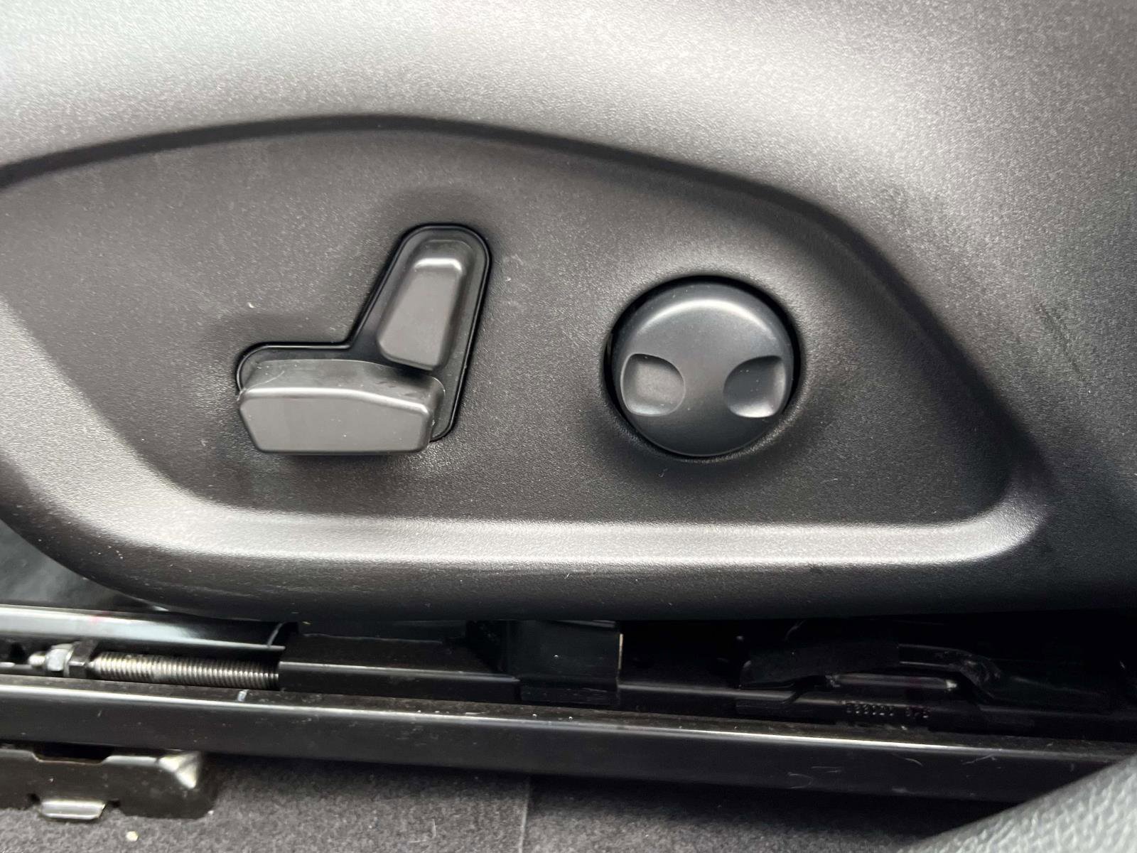 Used 2022 Jeep Compass Limited w/ (RED) Package image 28