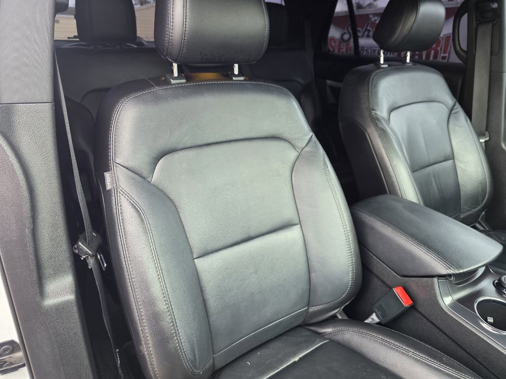 Used 2017 Ford Explorer XLT w/ Equipment Group 202A image 36
