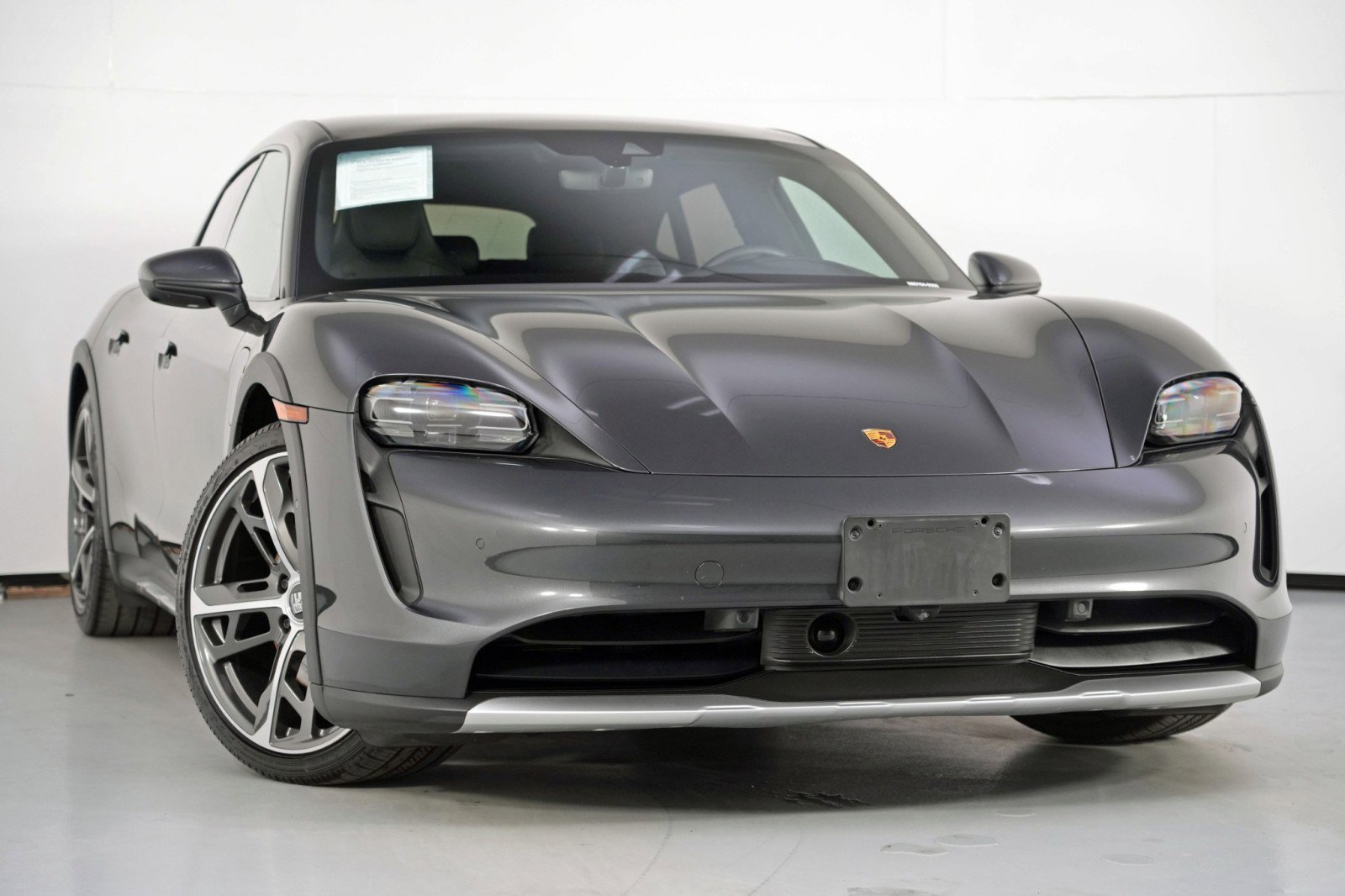 Used 2023 Porsche Taycan 4S w/ Technology Package image 4
