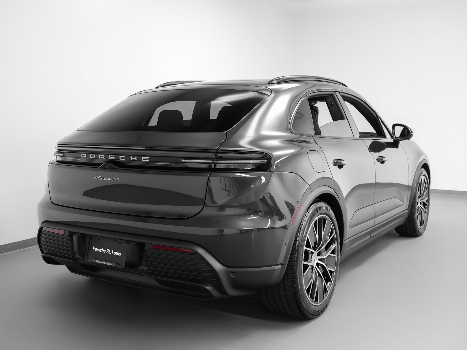 Certified 2025 Porsche Macan 4 Electric image 12