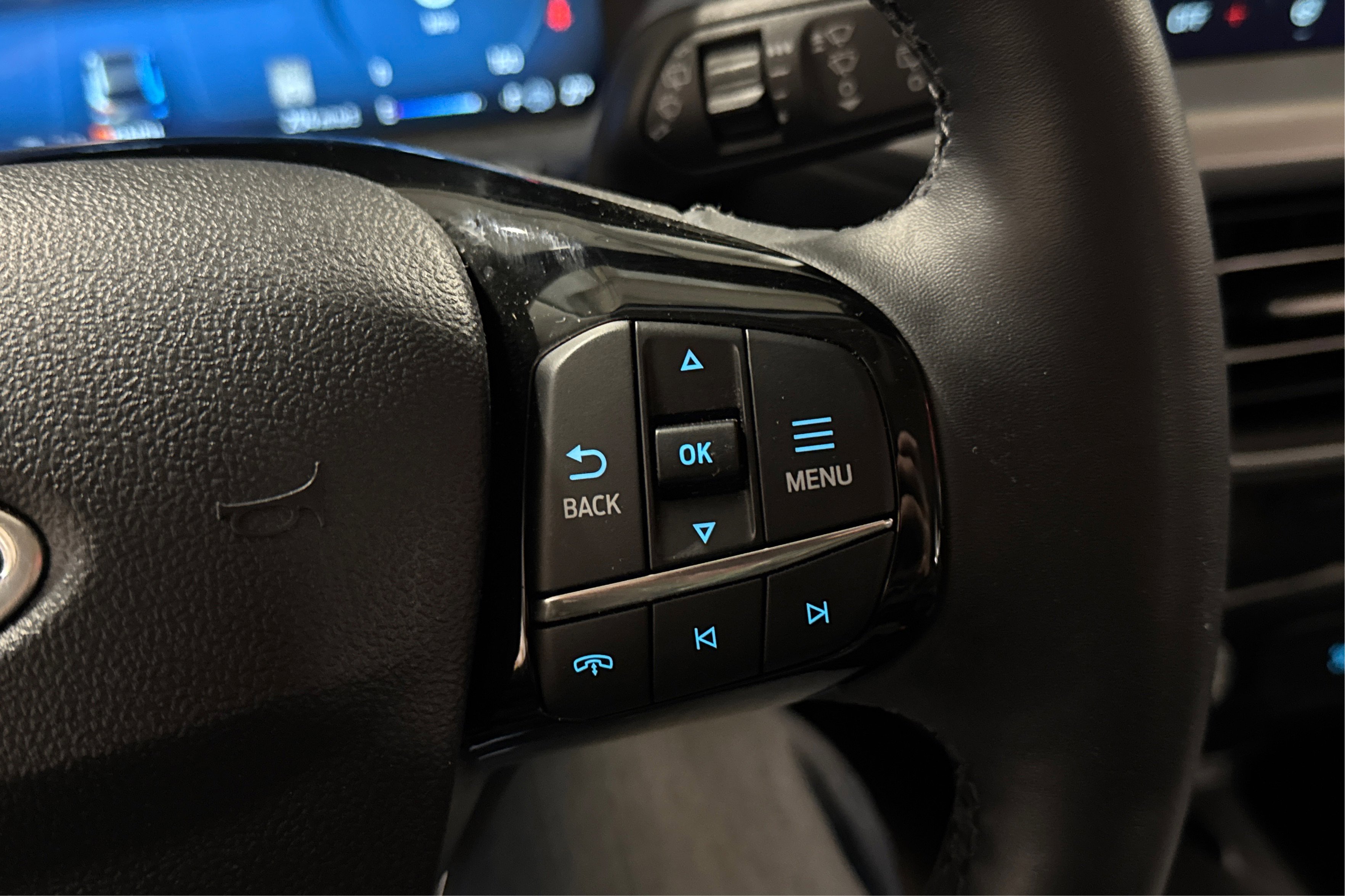 Used 2025 Ford Escape Platinum AWD/4WD image 26