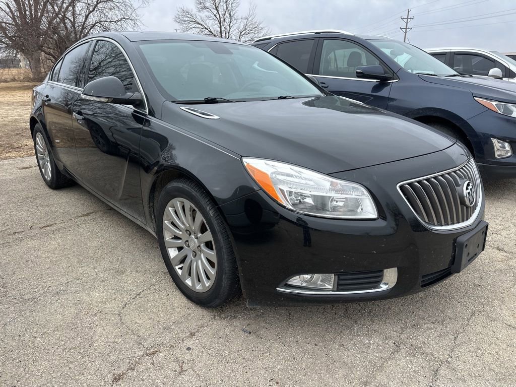 Used 2013 Buick Regal Premium image 2