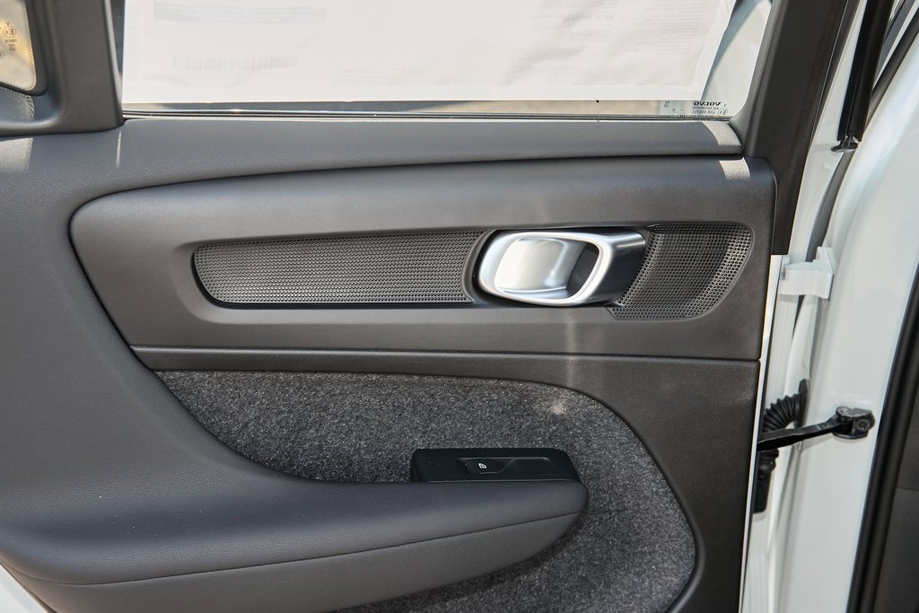 New 2026 Volvo XC40 B5 Core image 17