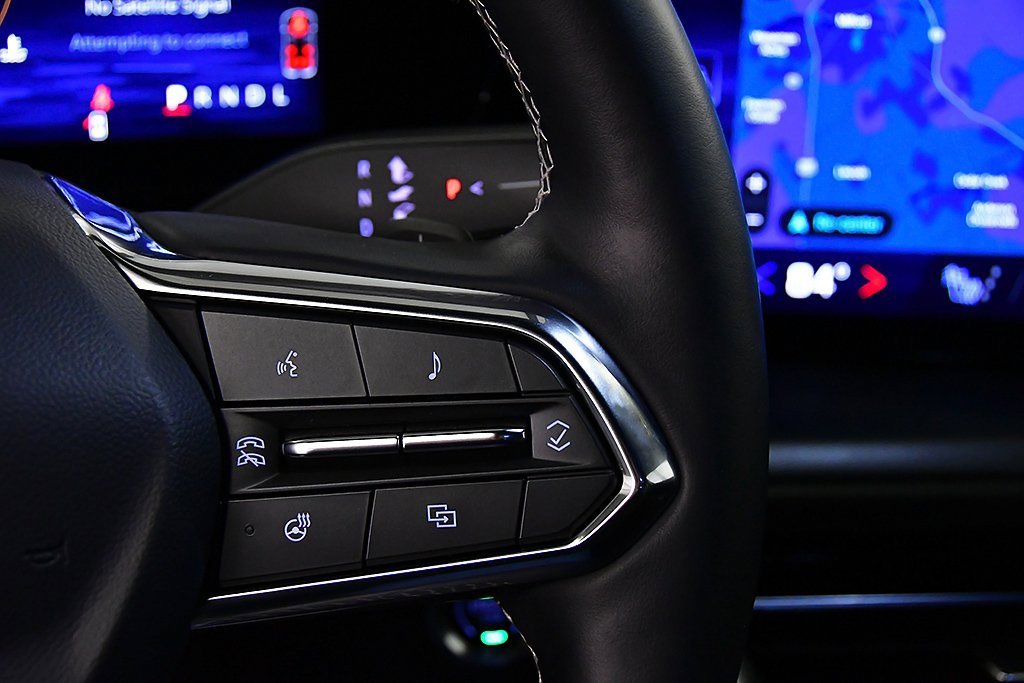 Used 2025 Chevrolet Traverse LT image 19