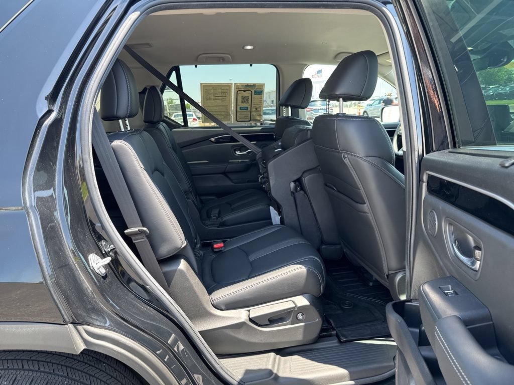 Used 2025 Honda Pilot EX-L image 39