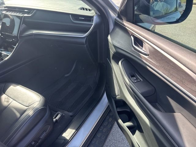 Used 2022 Jeep Grand Cherokee L Limited image 12