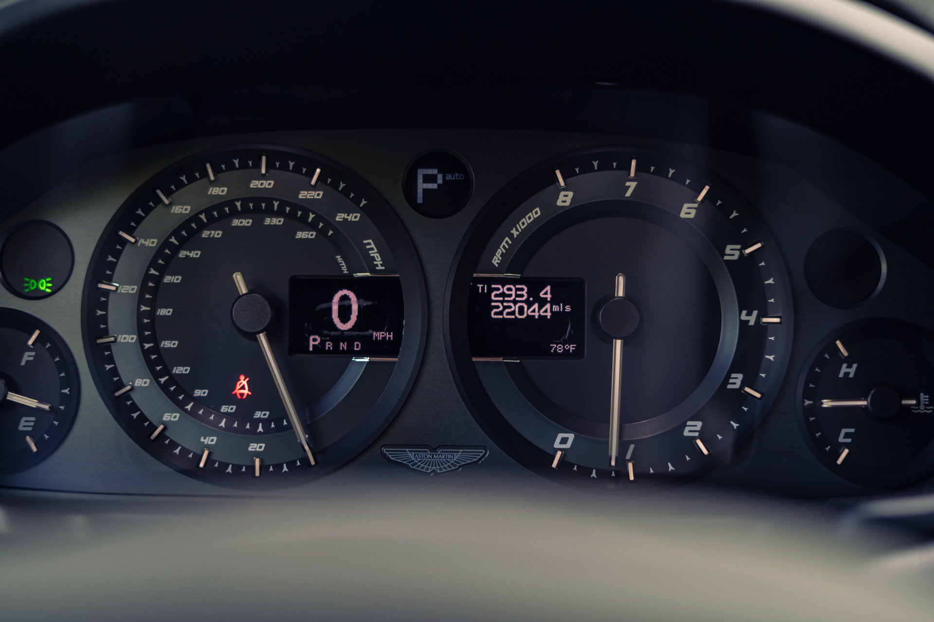 Used 2014 Aston Martin Vanquish Coupe RWD image 45