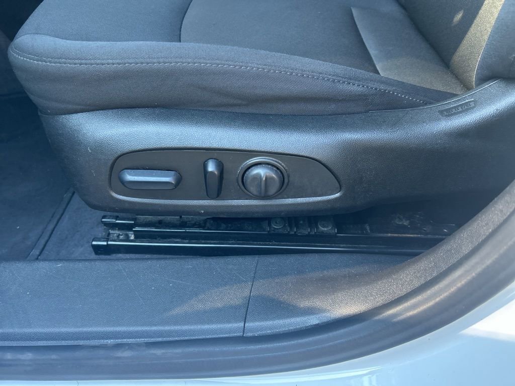 Used 2023 Chevrolet Malibu LT image 12