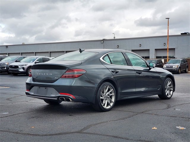 Used 2022 Genesis G70 2.0T image 3