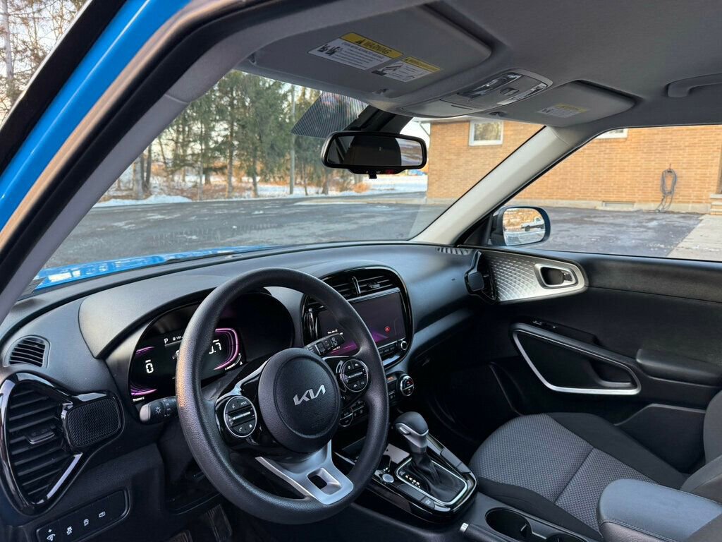 Used 2023 Kia Soul S image 19