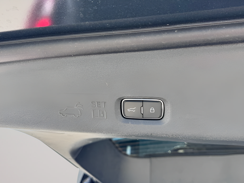 Used 2025 Ford Expedition Max Active RWD image 20
