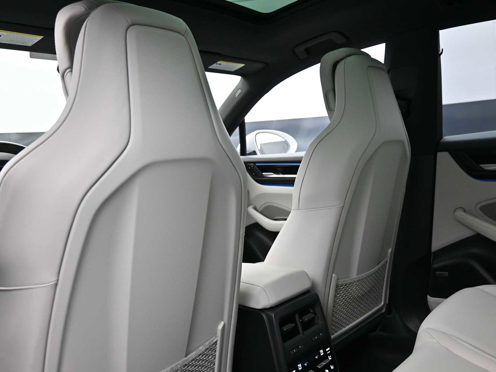 New 2025 Porsche Macan 4 Electric AWD/4WD image 19