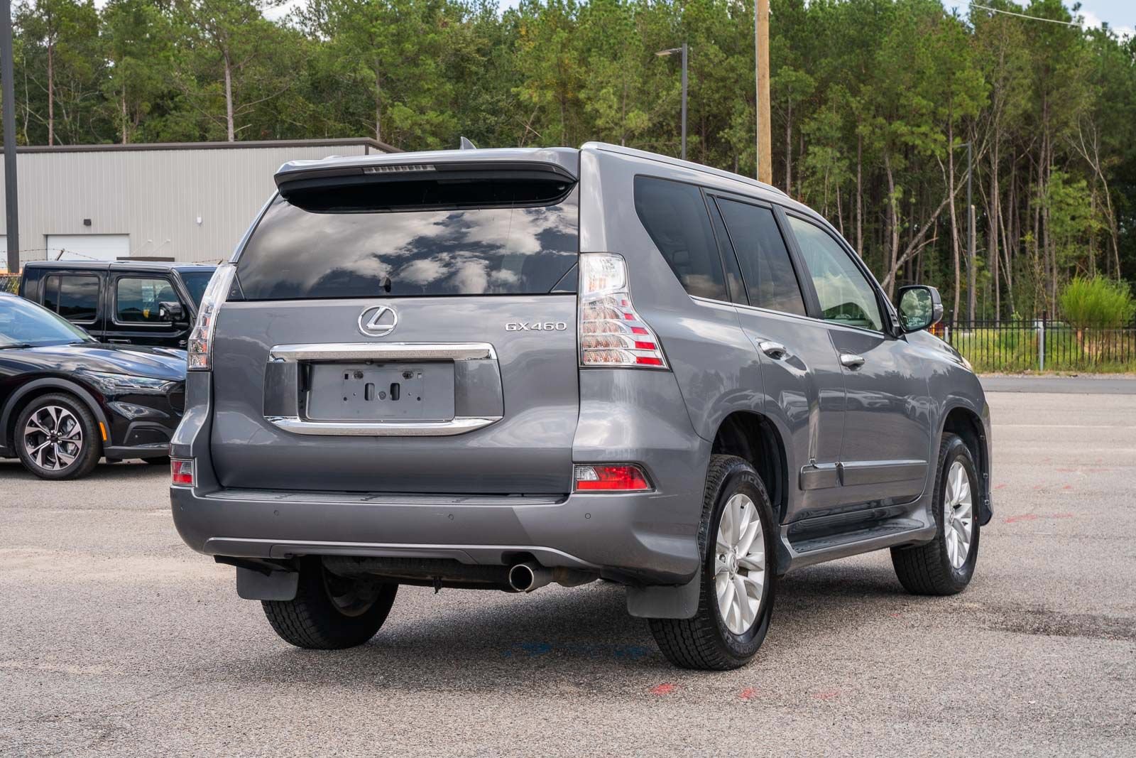 Used 2016 Lexus GX 460 w/ Premium Package AWD/4WD image 7