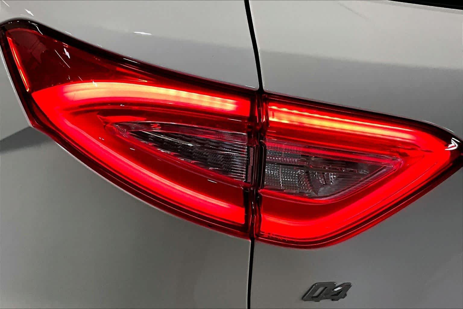 Used 2019 Maserati Levante AWD/4WD image 31