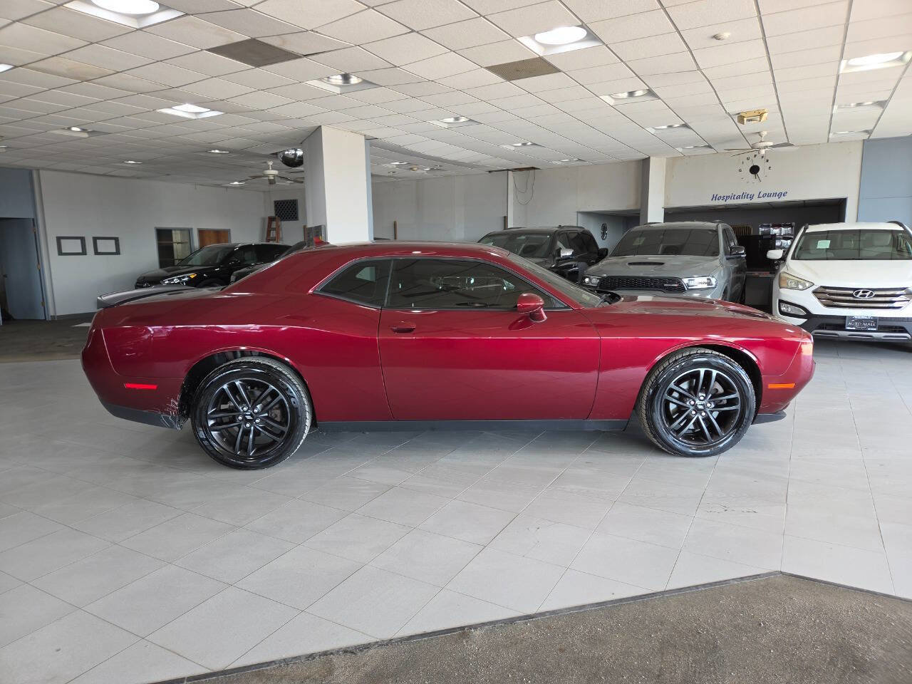 Used 2019 Dodge Challenger SXT w/ Driver Convenience Group AWD/4WD image 8