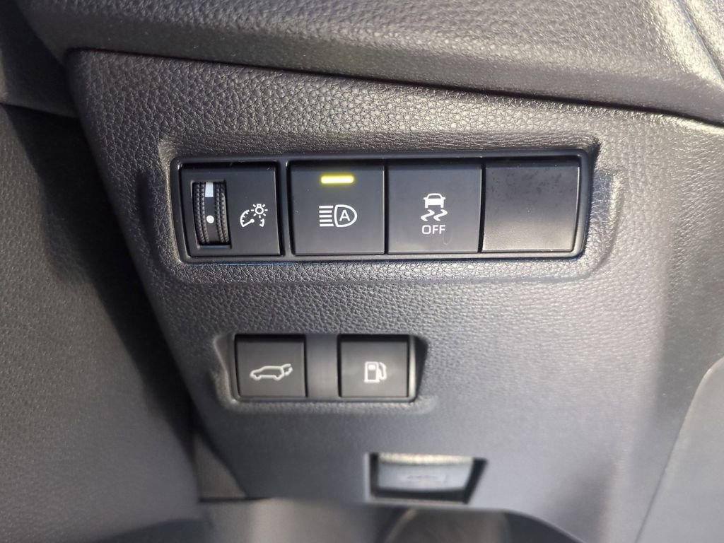 Used 2024 Toyota Corolla Cross XSE w/ Convenience Package image 25