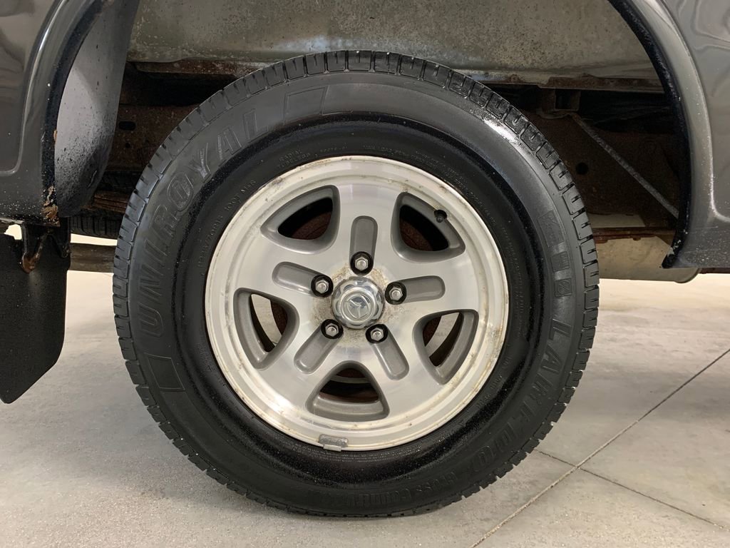 Used 2004 MAZDA B-Series Pickup SE w/ Convenience Pkg RWD image 21