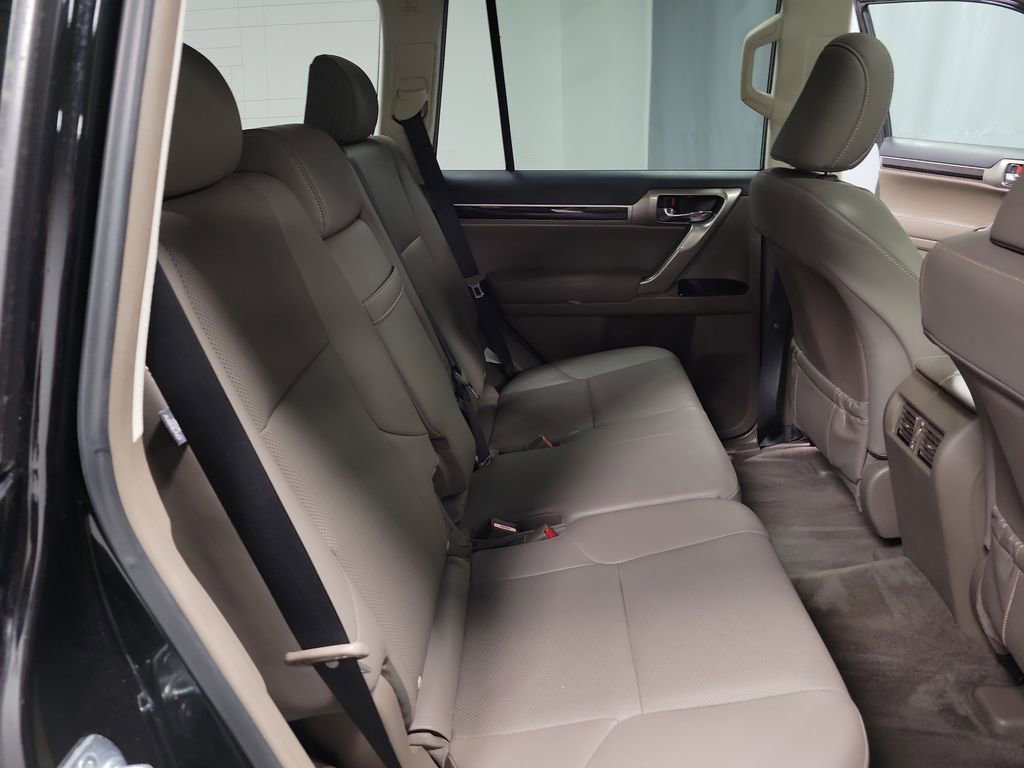 Used 2019 Lexus GX 460 image 23