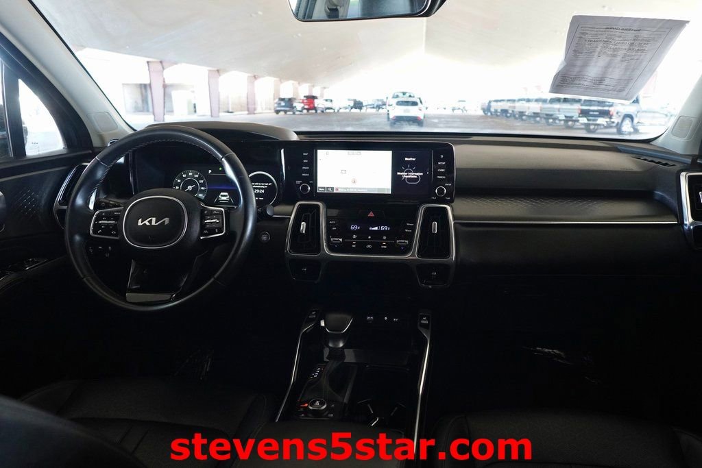 Used 2023 Kia Sorento SX image 9
