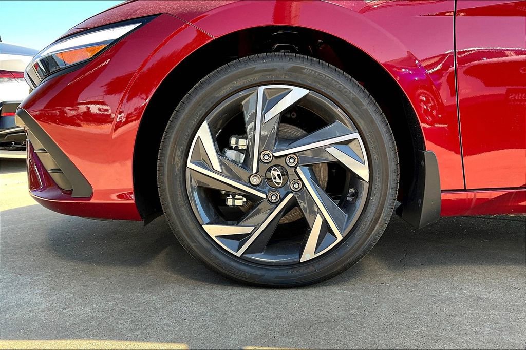 New 2025 Hyundai Elantra SEL image 37