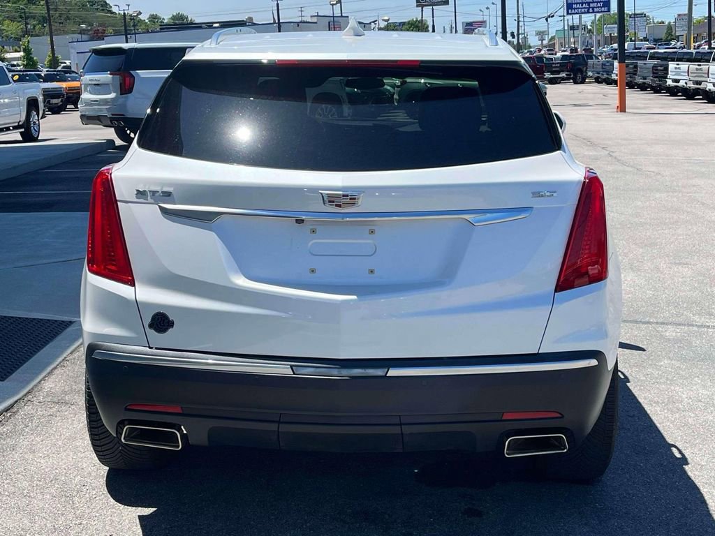 Used 2017 Cadillac XT5 Premium Luxury FWD image 4
