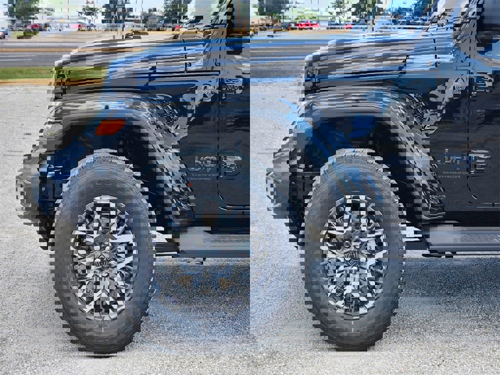 New 2025 Jeep Wrangler Unlimited Sahara image 5