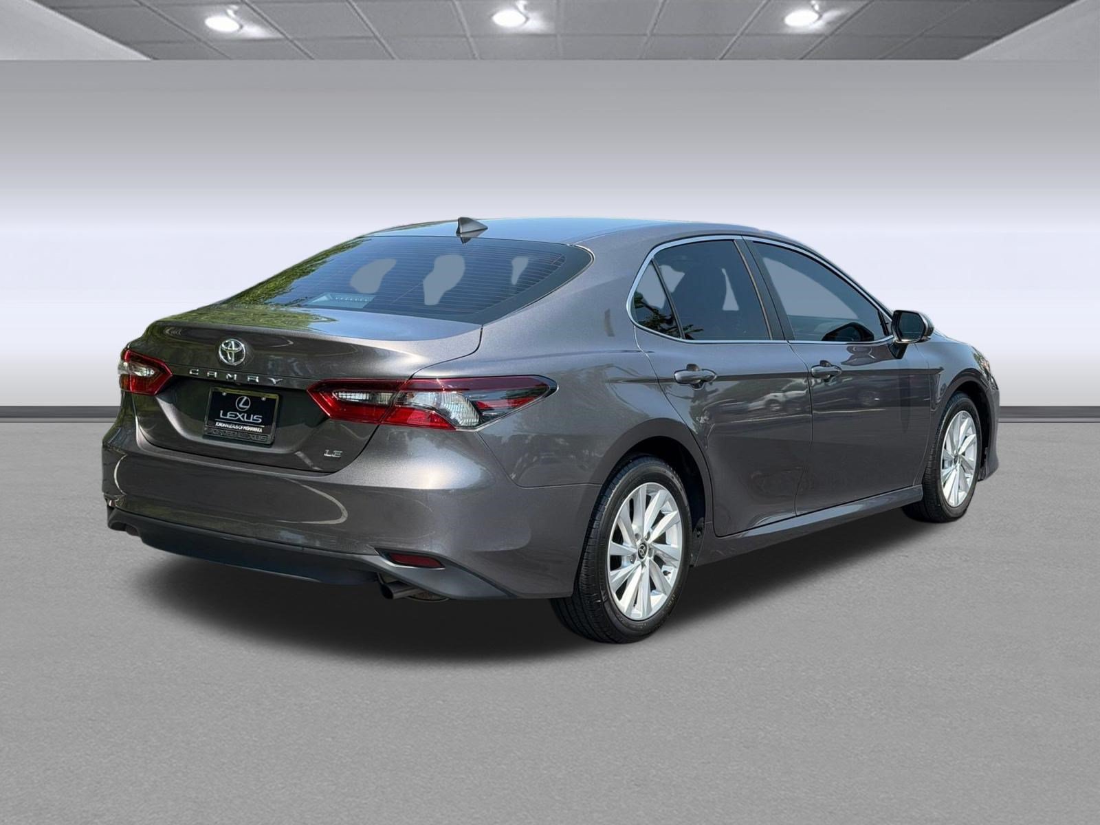 Used 2024 Toyota Camry LE FWD image 9