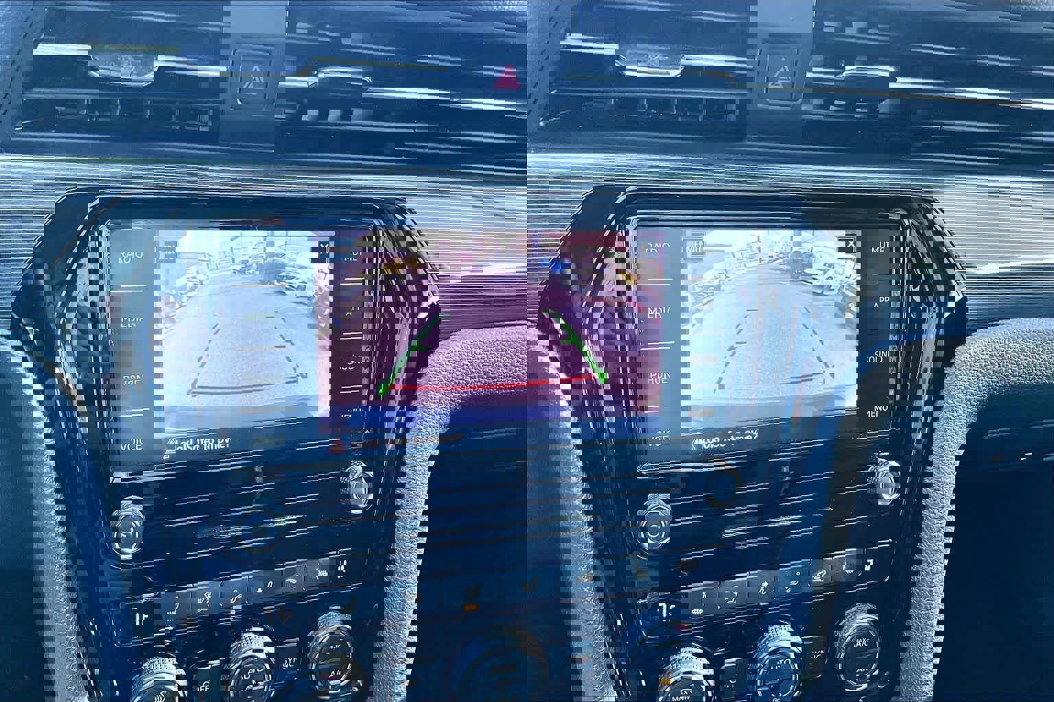 Used 2020 Volkswagen Passat 2.0T R-Line image 27