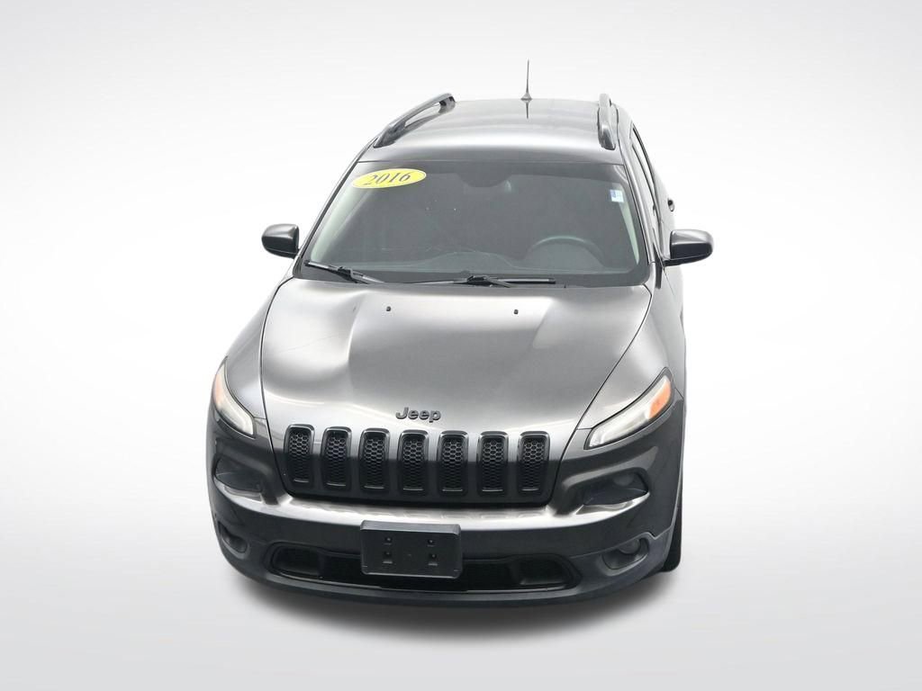 Used 2016 Jeep Cherokee Latitude FWD image 24