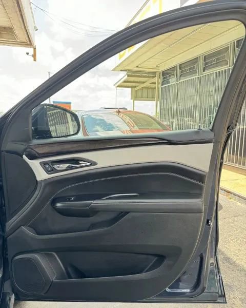 Used 2015 Cadillac SRX Luxury w/ Driver Awareness Package FWD image 21