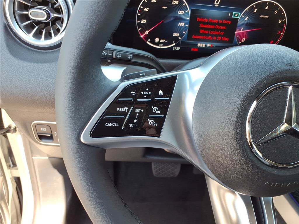 Used 2026 Mercedes-Benz GLB 250 4MATIC image 15