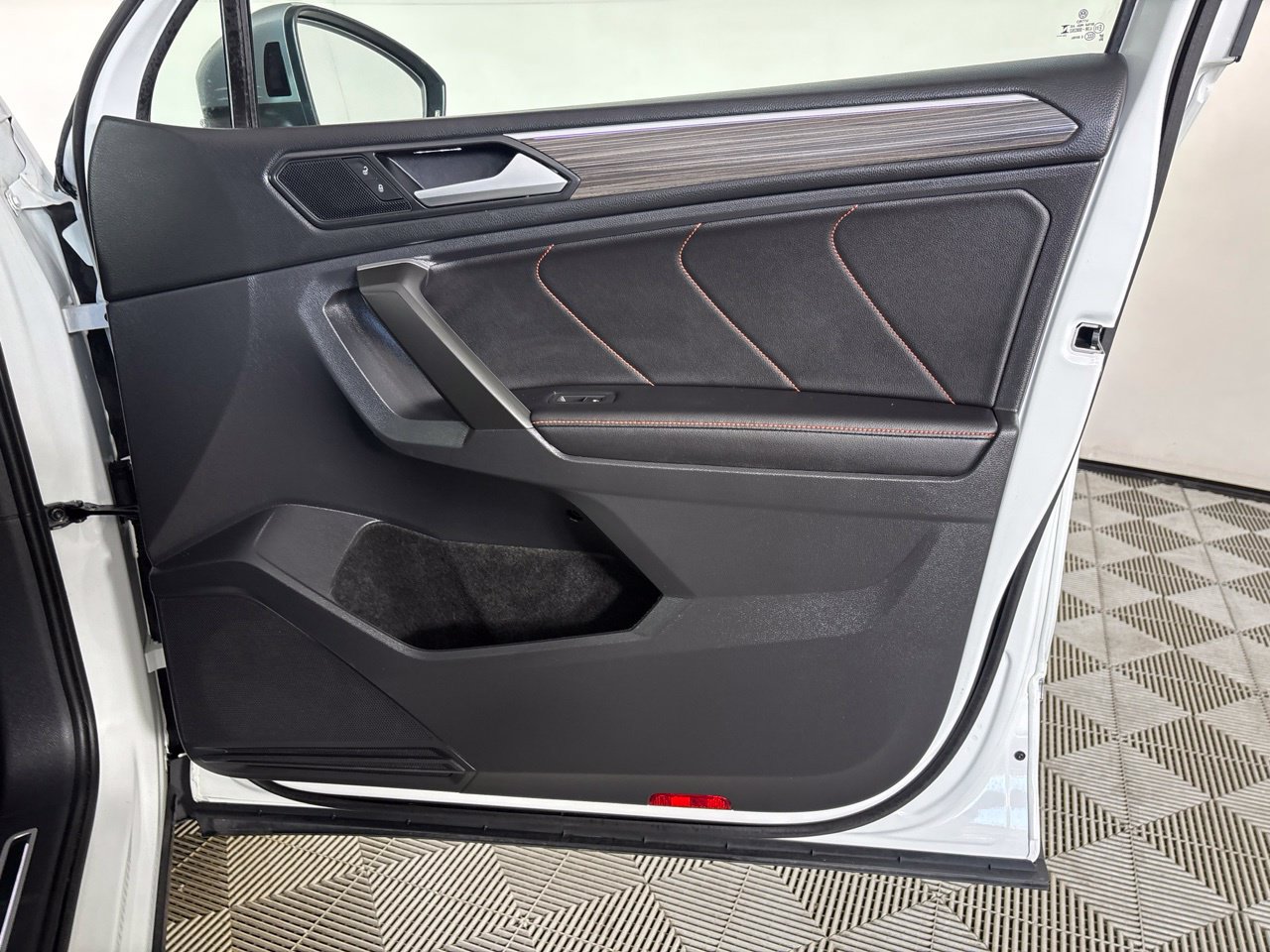 Used 2024 Volkswagen Tiguan Wolfsburg Edition FWD image 29