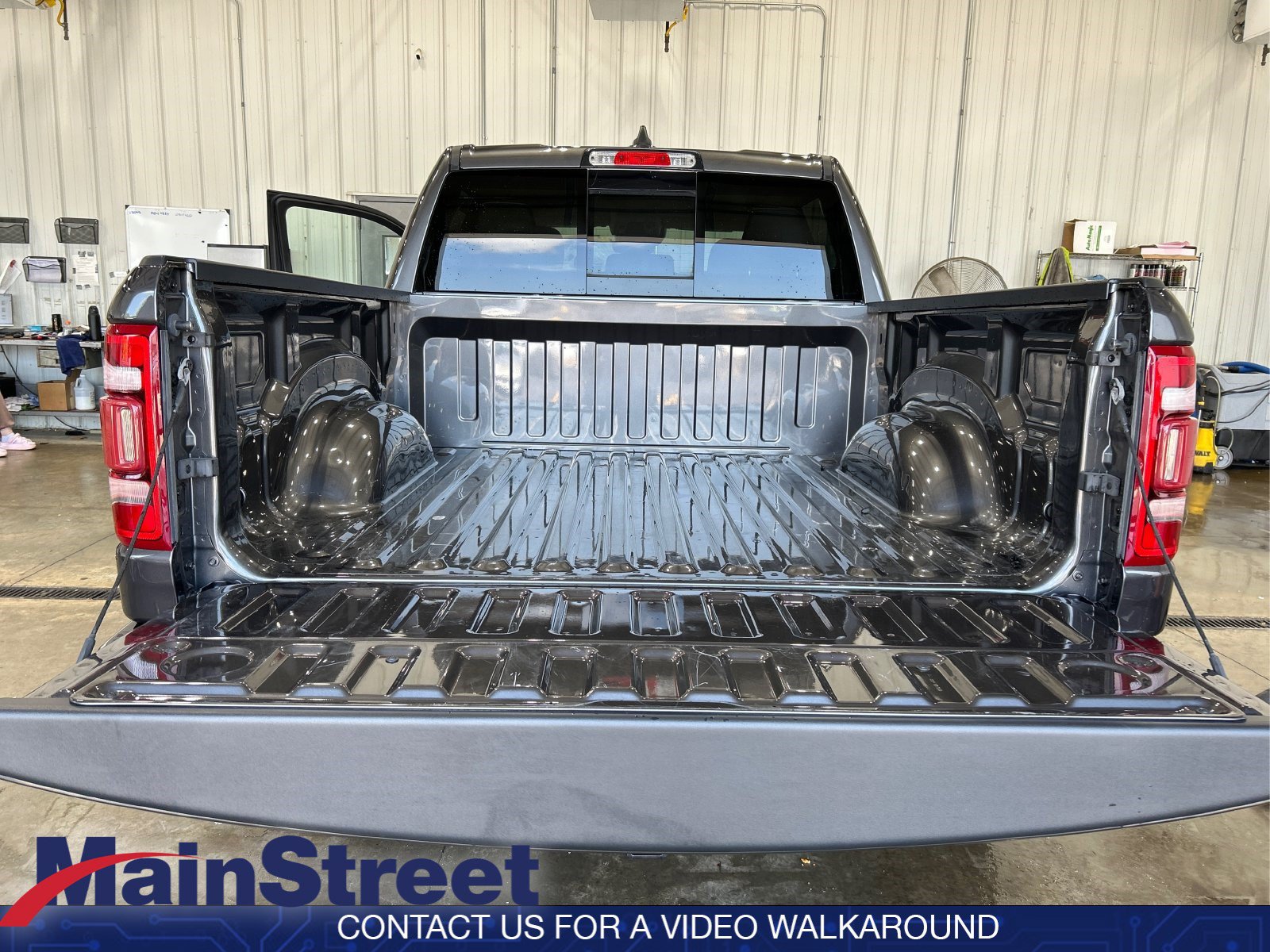 Used 2022 RAM 1500 Laramie AWD/4WD image 22