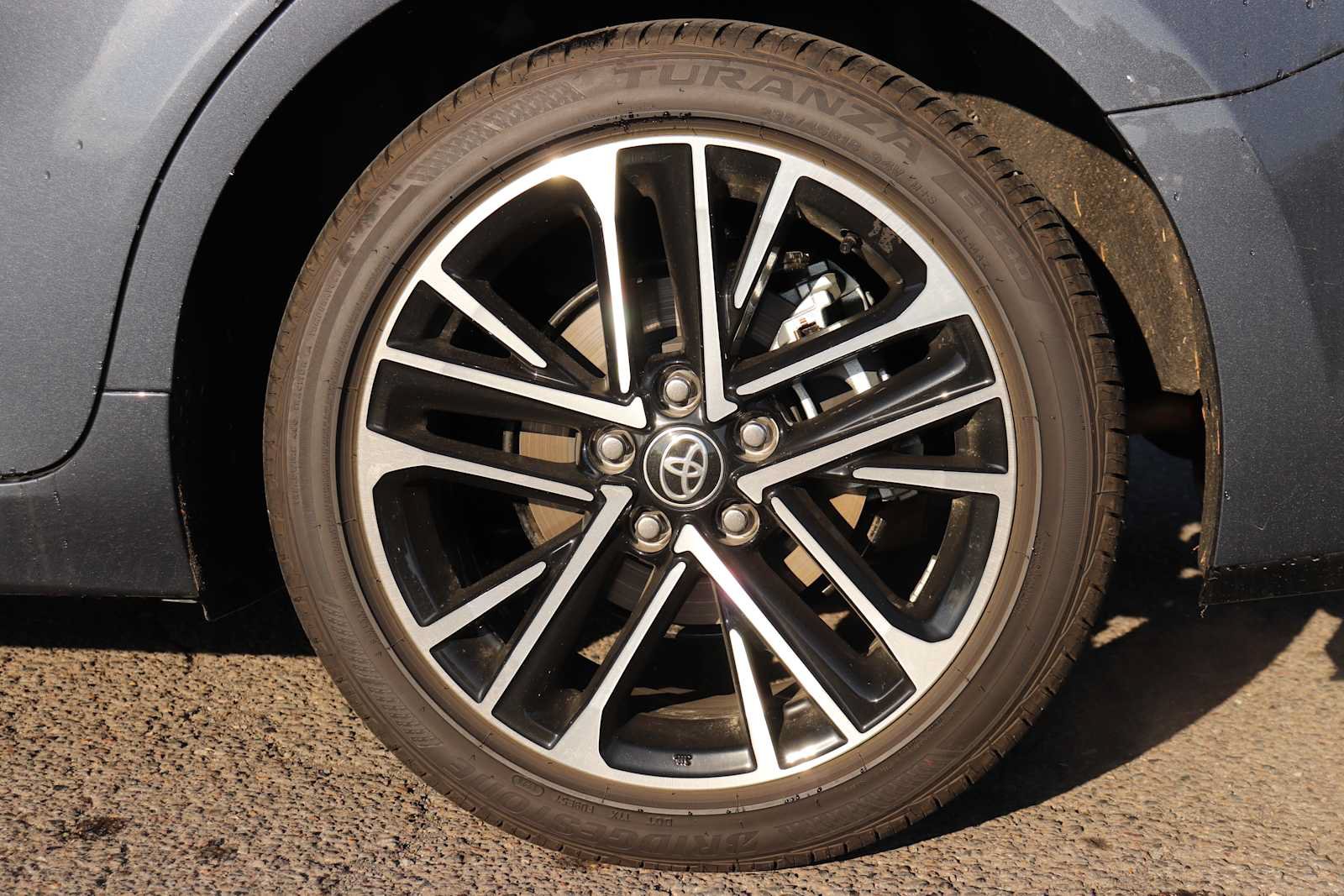 Used 2026 Toyota Camry XLE AWD/4WD image 9