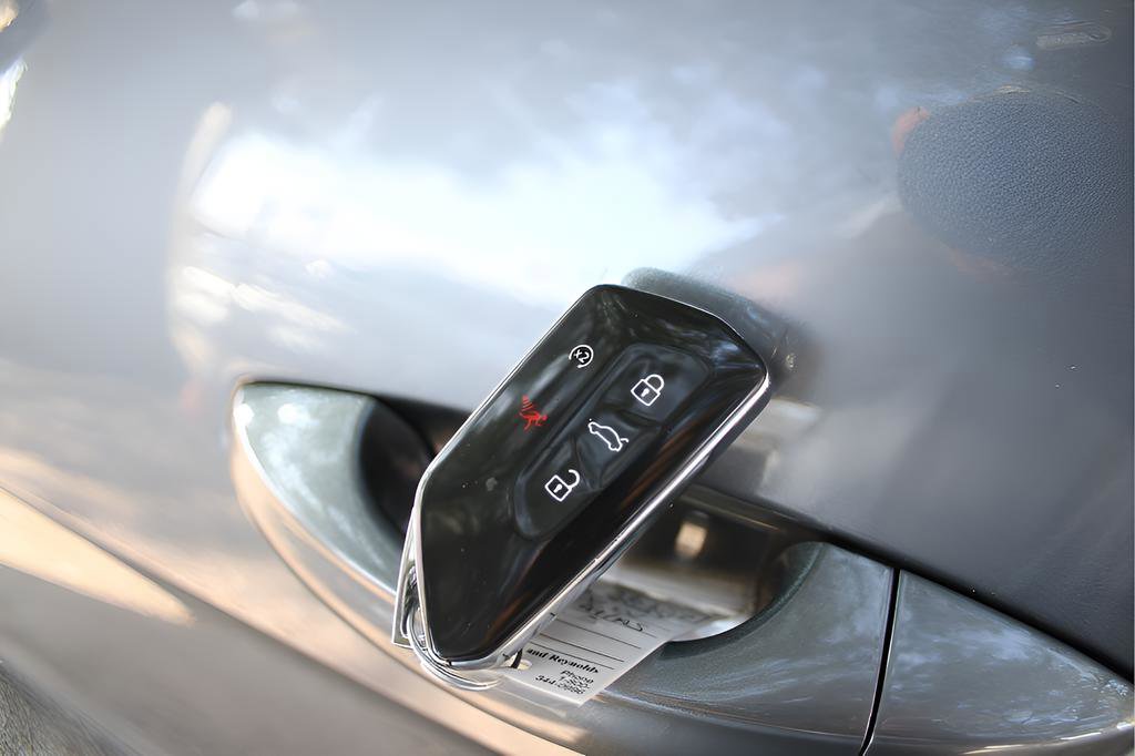 Used 2024 Volkswagen Atlas Cross Sport SE image 9