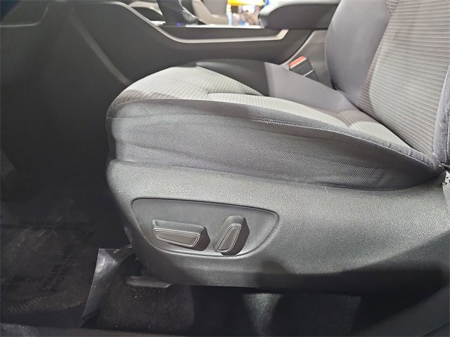 Used 2020 Toyota Highlander LE image 30