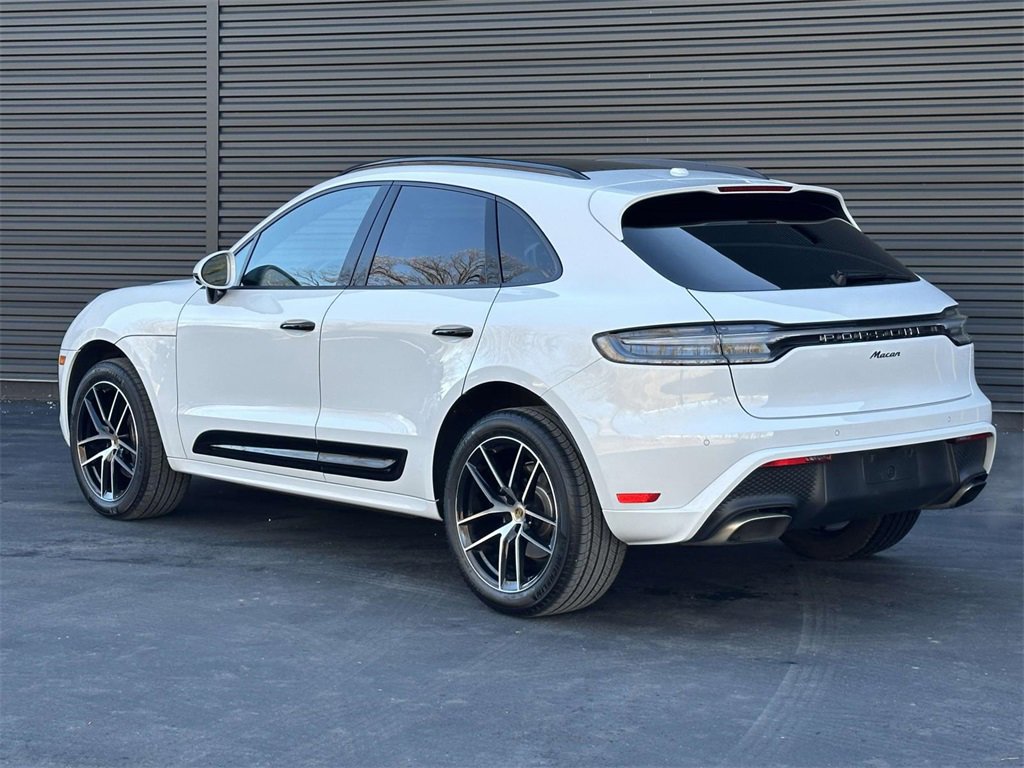 Used 2025 Porsche Macan image 3