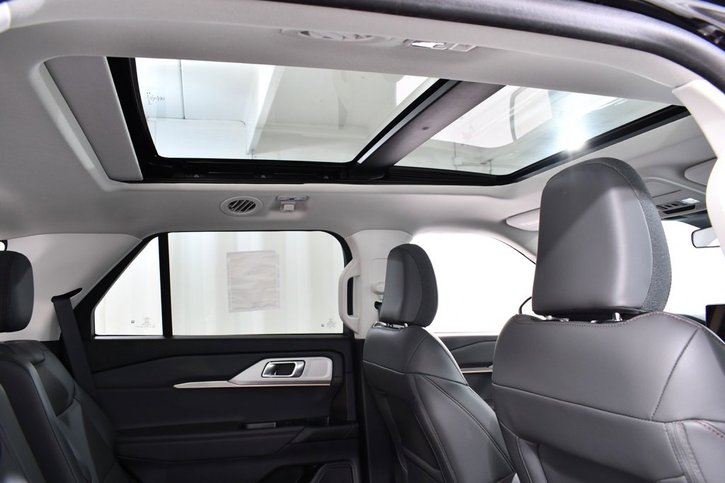 New 2025 Ford Explorer Active w/ Active Comfort Package image 18