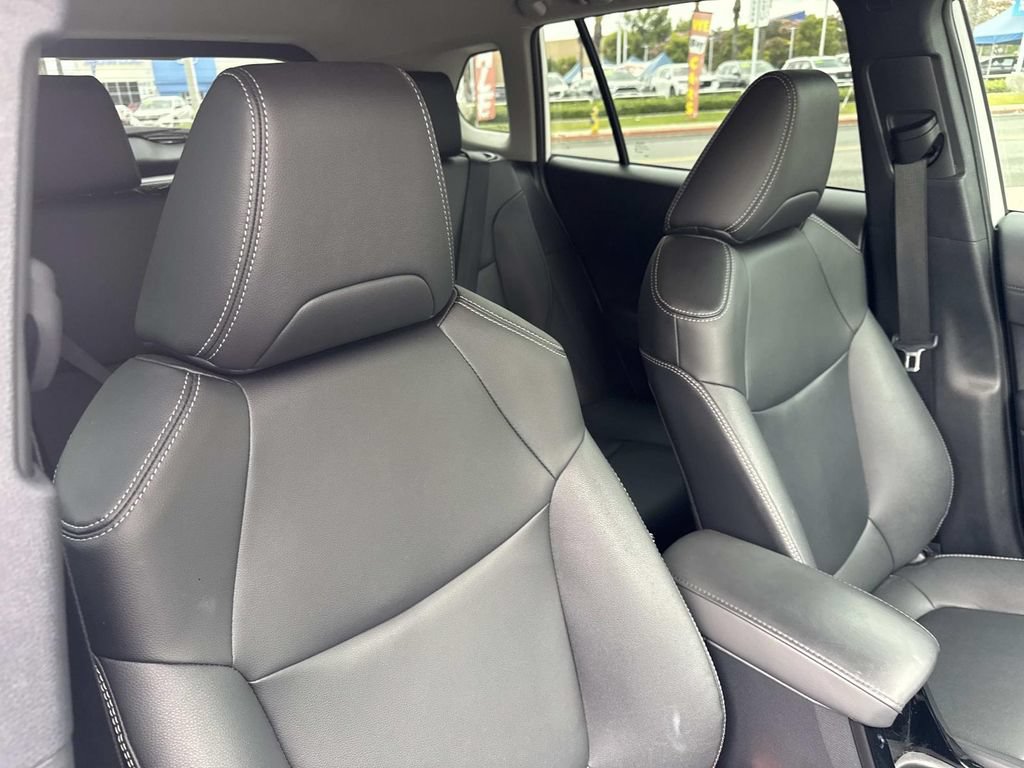 Used 2024 Toyota Corolla Cross XLE w/ Convenience Package FWD image 26