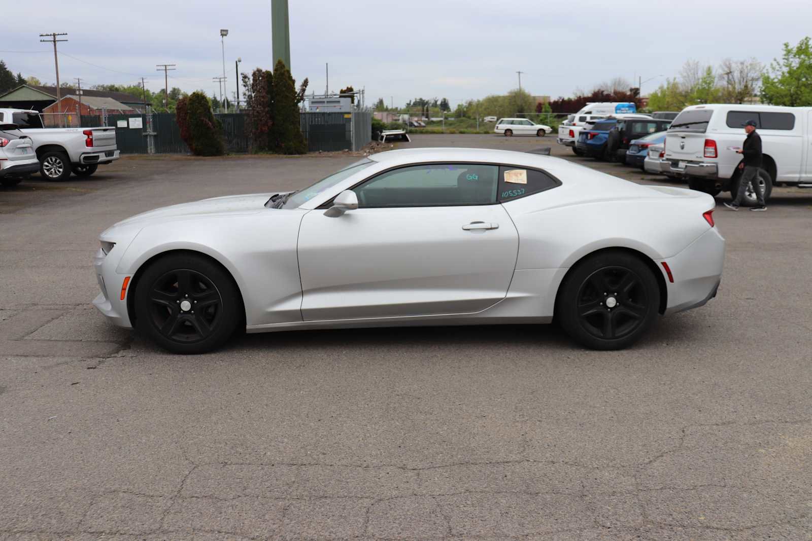 Used 2017 Chevrolet Camaro LT RWD image 8
