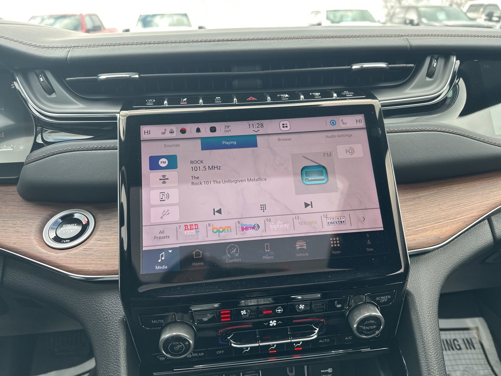 Used 2024 Jeep Grand Cherokee Summit w/ Luxury Tech Group V image 59