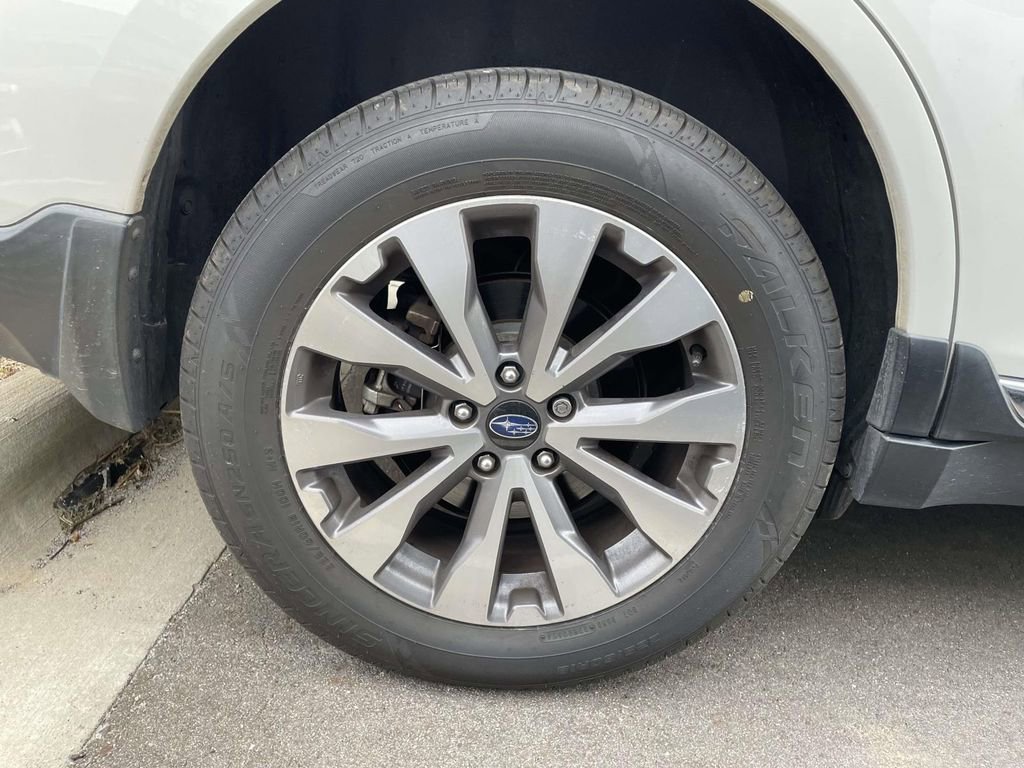 Used 2017 Subaru Outback 3.6R Touring w/ Popular Package #5A image 6