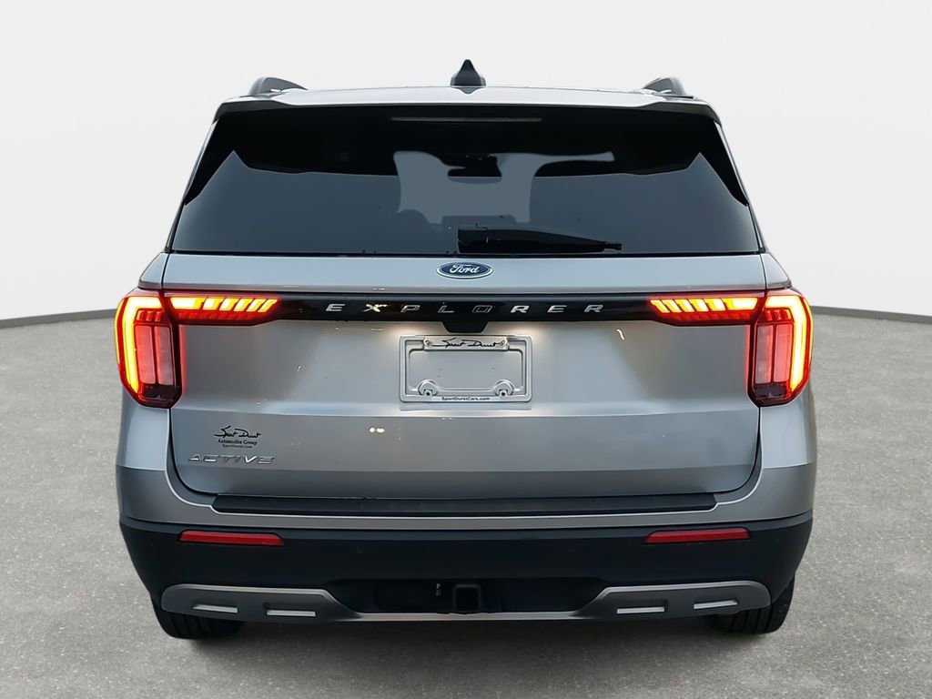 Used 2025 Ford Explorer Active w/ Active Comfort Package image 6