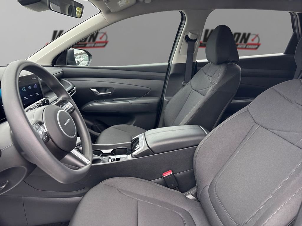 Used 2025 Hyundai Tucson SE image 9